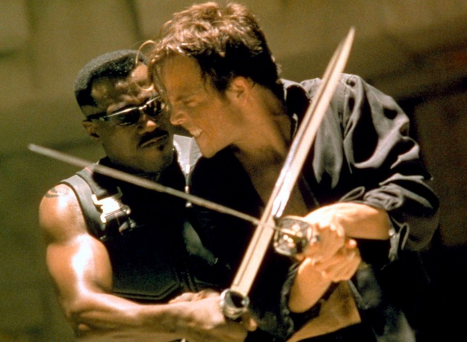 Stephen Dorff e Wesley Snipes em cena de Blade - O Caçador de Vampiros (1998)