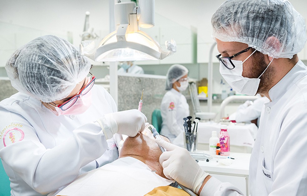 Clínicas de Odontologia com equipamentos de ponta oferecem embasamento prático diferenciado — Foto: Marketing Unoeste