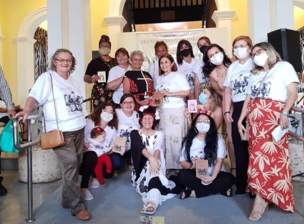 Coleção de cordéis foi escrita e ilustrada por mulheres  — Foto: Divulgação