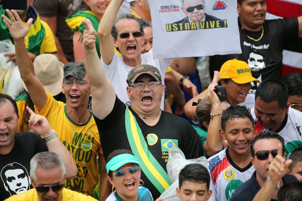 Público chega para posse de Bolsonaro, em Brasília — Foto: Sergio Moraes/Reuters