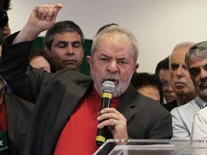 O ex-presidente Luiz Inácio Lula da Silva durante pronunciamento após a primeire denúncia que o colocou como réu na operação Lava Jato, na semana passada (Foto: Fernando Donasci/Reuters)
