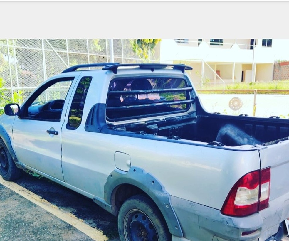 Carro apreendido pela PM — Foto: Polícia Militar / Divulgação