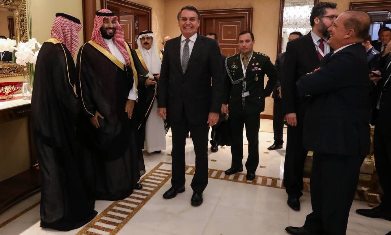 Encontro do ex-presidente Jair Bolsonaro com Mohammed bin Salman, Príncipe Herdeiro do Reino da Arábia Saudita — Foto: Divulgação