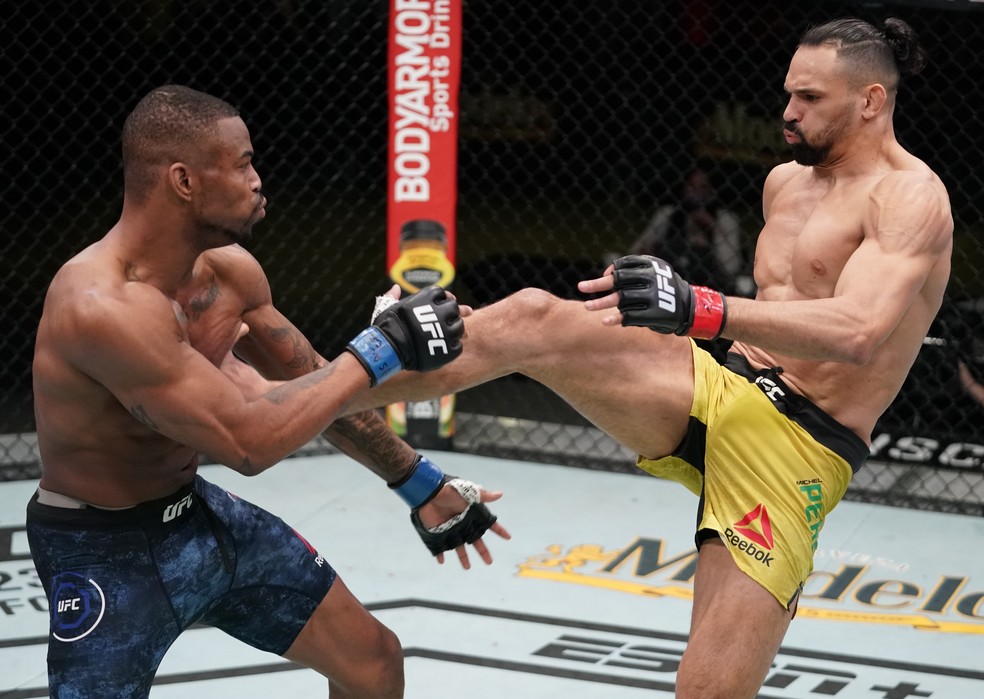 Michel Pereira faturou sua segunda vitória seguida no UFC — Foto: Getty Images