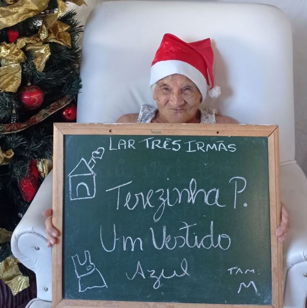 Terezinha deseja ganhar um vestido azul de presente de Natal. — Foto: Lar Três Irmãs/ Divulgação