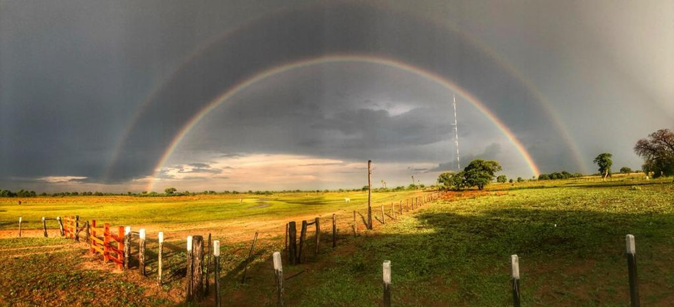 O zootecnista Joair Diego Ovando registrou um arco-íris com início e fim nesta sexta-feira (4) no Pantanal de MS. — Foto: Joair Diego Ovando/Foto