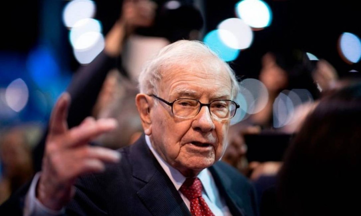 O megainvestidor americano Warren Buffett soma uma fortuna de US$ 107 bi  — Foto: AFP