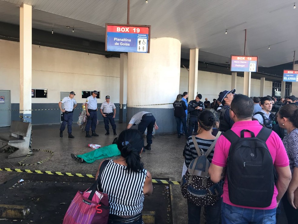 Mãe e filhos morreram em tiroteio na Rodoviária do Plano Piloto, em Brasília — Foto: Marília Marques/G1