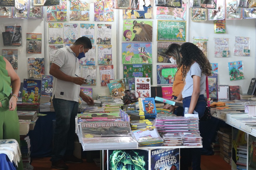 Conal Livraria, expositora no Salipi pelo 14º ano no Piauí — Foto: Lívia Ferreira/g1 PI