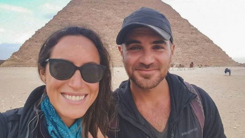 Casal americano comeÃ§ou aventura sobre rodas em julho de 2017, um ano antes da tragÃ©dia (Foto: Simplycycling.org via BBC)