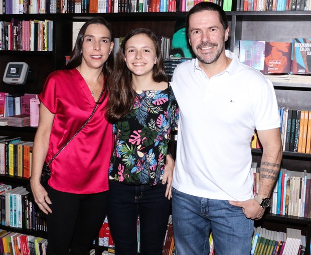 Pedro Mariano com a mulher, Patrícia Fano, e a filha, Rafaela (Foto: Lucas Ramos/AgNews)