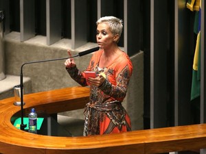 Deputada Cristiane Brasil durante discurso no plenário da Câmara (Foto: Fabio Rodrigues Pozzebom/Agência Brasil)
