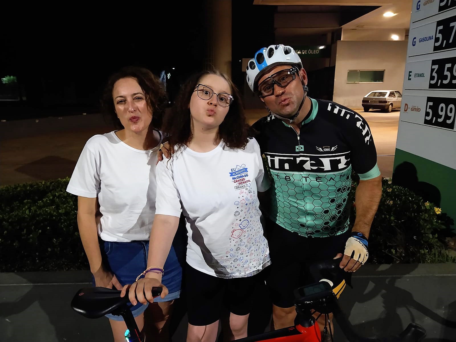 Para agradecer tratamento da filha contra câncer, pai vai pedalar mais de 300 km de SP a Araraquara em 16h