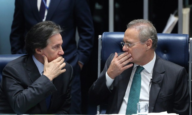 Eunicio Oliveira conversa com Renan, no Senado
