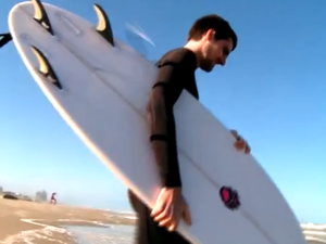 Henrique diz que não abandonou o surfe (Foto: Reprodução/RBS TV)