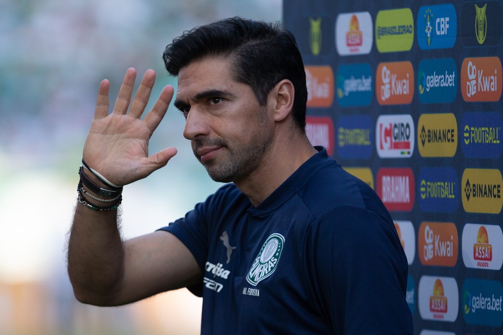 Abel Ferreira conquistou o Brasileirão com o Palmeiras ano passado — Foto: Gil Gomes/AGIF