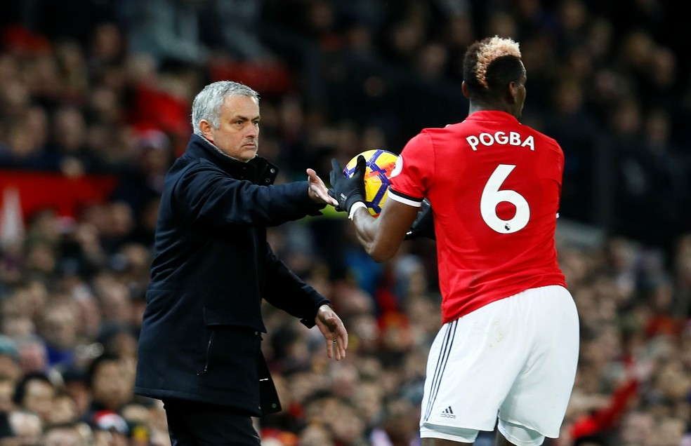 Mourinho nega que má fase de Paul Pogba seja resultado de sua lesão na coxa (Foto: Reuters)