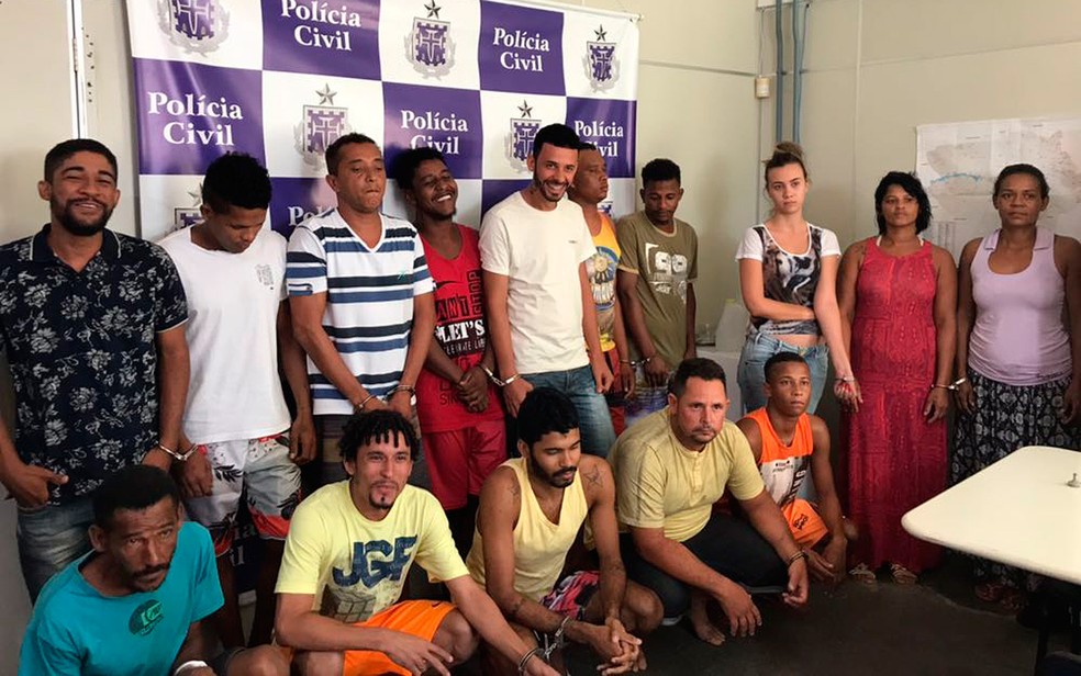 Quinze suspeitos de integrar quadrilha de tráfico de drogas foram presos em Jequié (Foto: SSP/ Divulgação)