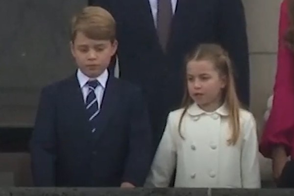 Príncipe George e princesa Charlotte no Jubileu de Platina (Foto: reprodução)