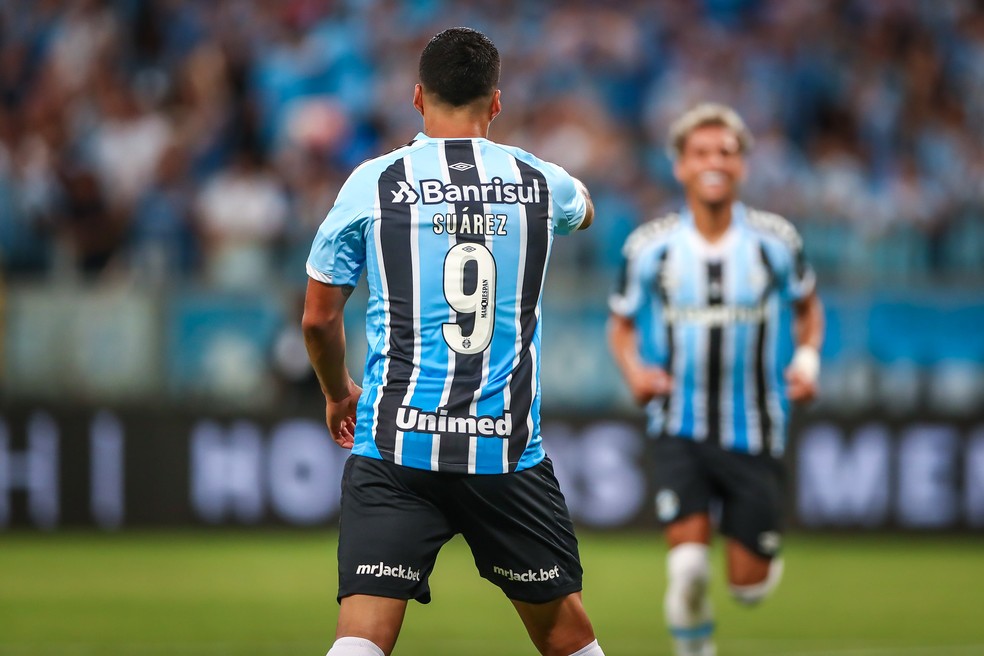 Suárez comemora gol pelo Grêmio contra o São Luiz na Arena — Foto: Lucas Uebel/Divulgação Grêmio
