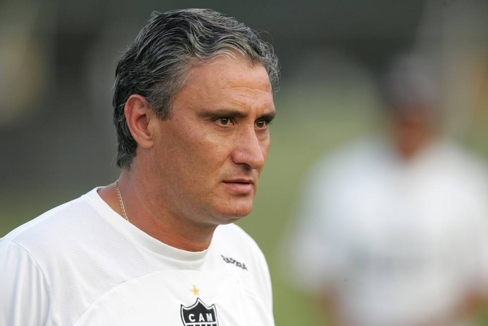 Quem foi o treinador que abaixou o galo?