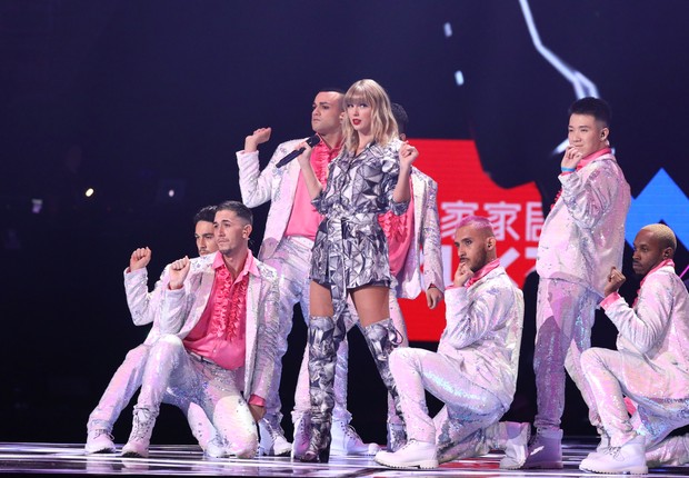 Taylor Swift em evento do AliBaba no Dia dos Solteiros (Foto: VCG/Getty Images)