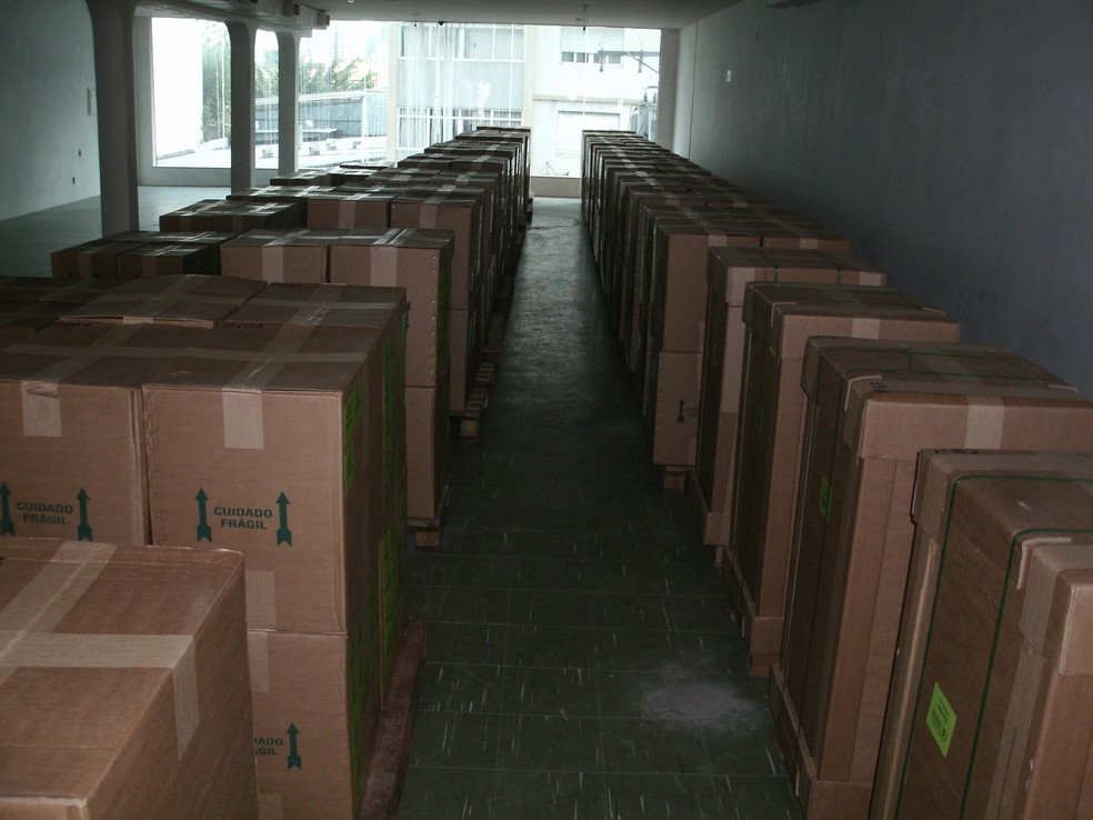 Troféus do Palmeiras estão guardados em caixas (Foto: Arquivo Pessoal)