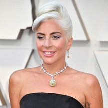 Lady Gaga usou o colar com o "rei dos diamantes" e outros cem quilates de diamantes brancos na cerimônia do Oscar de 2019 — Foto: Divulgação/Tiffany