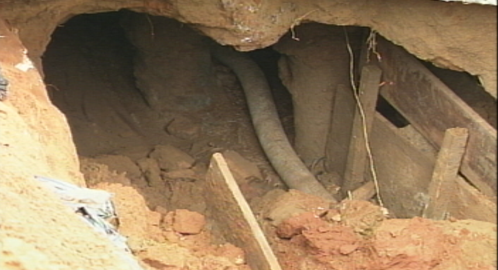 Trecho da Nações Unidas é interditado para vistoria em casas afetadas