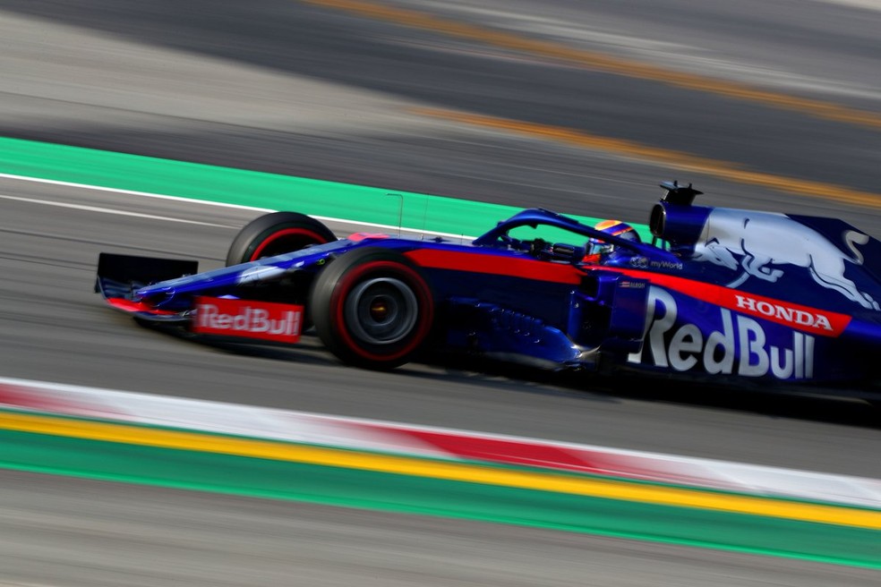 Alexander Albon com o carro da STR nos testes da F1 em Barcelona  — Foto: Reprodução/Twitter