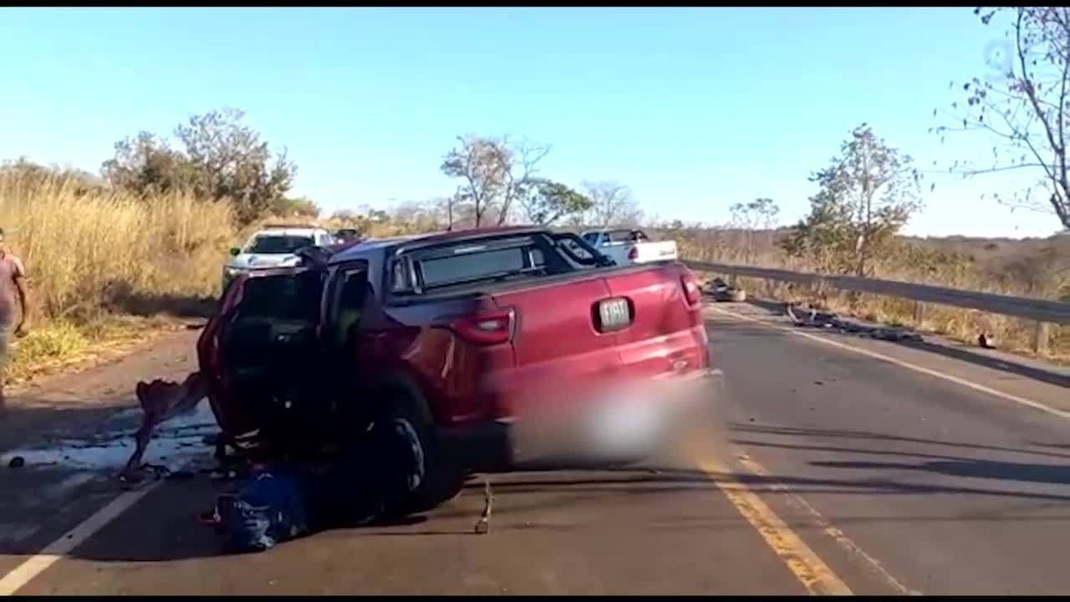 Homem Morre E Casal Fica Ferido Durante Colisão Entre Dois Carros No Sul Do Piauí Piauí G1 