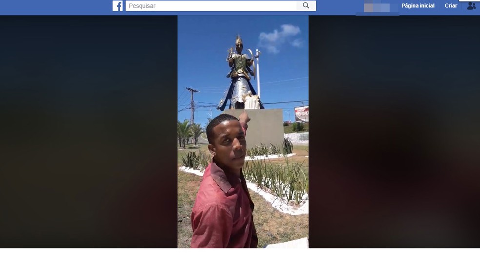 MP apura denÃºncia de intolerÃ¢ncia religiosa apÃ³s vÃ­deo em que homem critica esculturas de MÃ£e Stella e OxÃ³ssi â€” Foto: ReproduÃ§Ã£o/Facebook