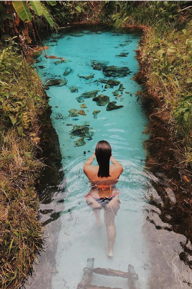 Laryssa Ayres exibe corpão em paisagem paradisiaca (Foto: Reprodução/ Instagram )