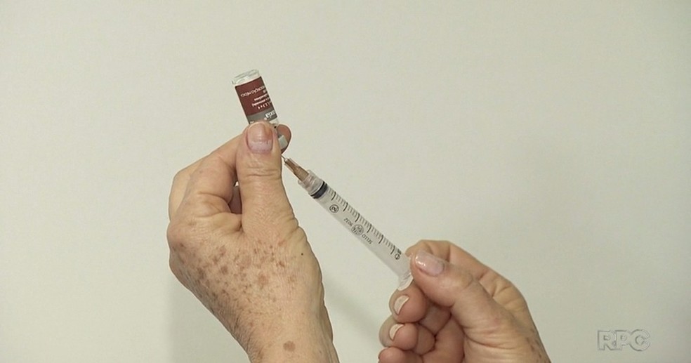 Vacinação contra a dengue — Foto: Reprodução/RPC/Arquivo