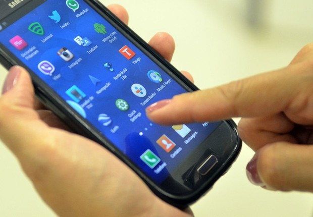 Os usuários de smartphones ficaram em média três horas por dia usando aplicativos móveis (Foto: Reprodução/Agência Brasil)