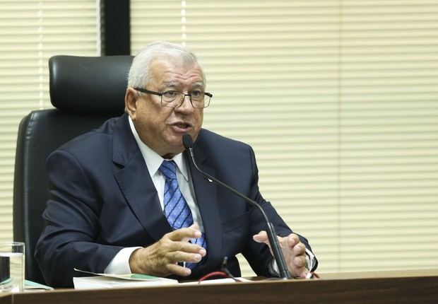 O subprocurador Alcides Martins assumiu nesta quarta-feira o exercício interino do cargo de procurador-geral da República (Foto: José Cruz/Agência Brasil)