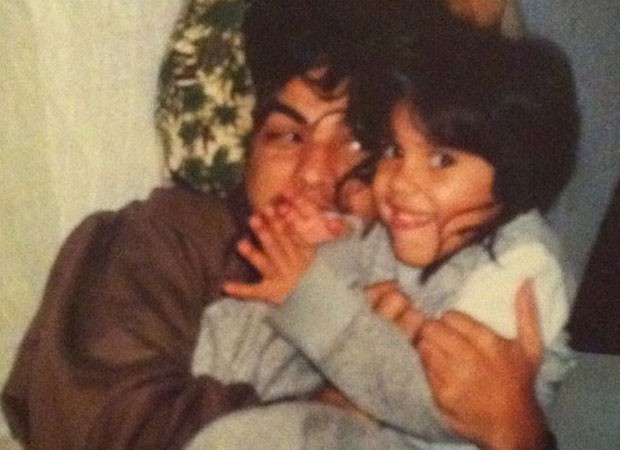 Camilla Camargo e o pai, Zezé Di Camargo, em foto da infância da atriz (Foto: Arquivo pessoal)