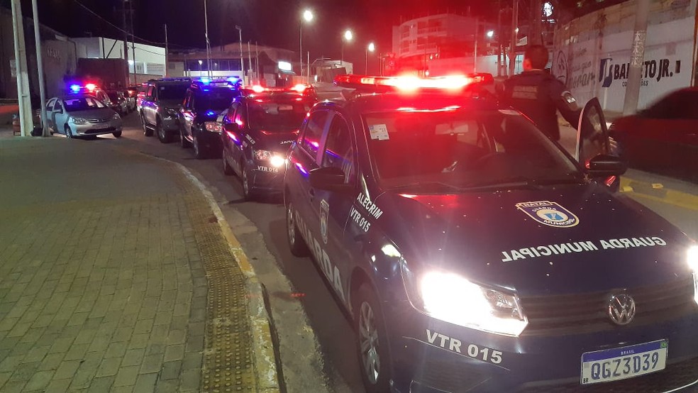 Fiscalização contra aglomerações em Natal — Foto: Sérgio Henrique Santos/Inter TV Cabugi