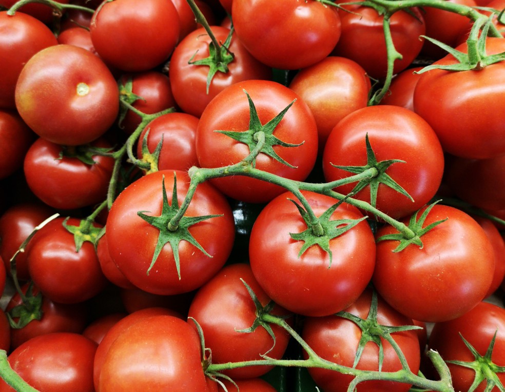 Tomates impulsionaram aumento dos preços no mês de outubro — Foto: Unsplash