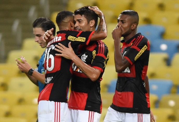 Roger destaca paciência do Fla para construir vitória sobre Brasil de Pelotas