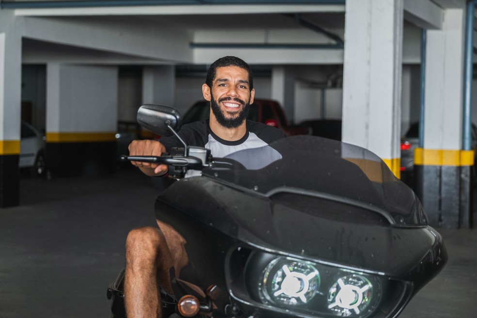 Wallace tem um moto clube com os colegas de time — Foto: Bruno Castro/Autoesporte