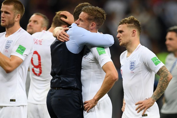 Jogadores da Inglaterra lamentando a derrota para a Croácia na semifinal da Copa do Mundo (Foto: Getty Images)