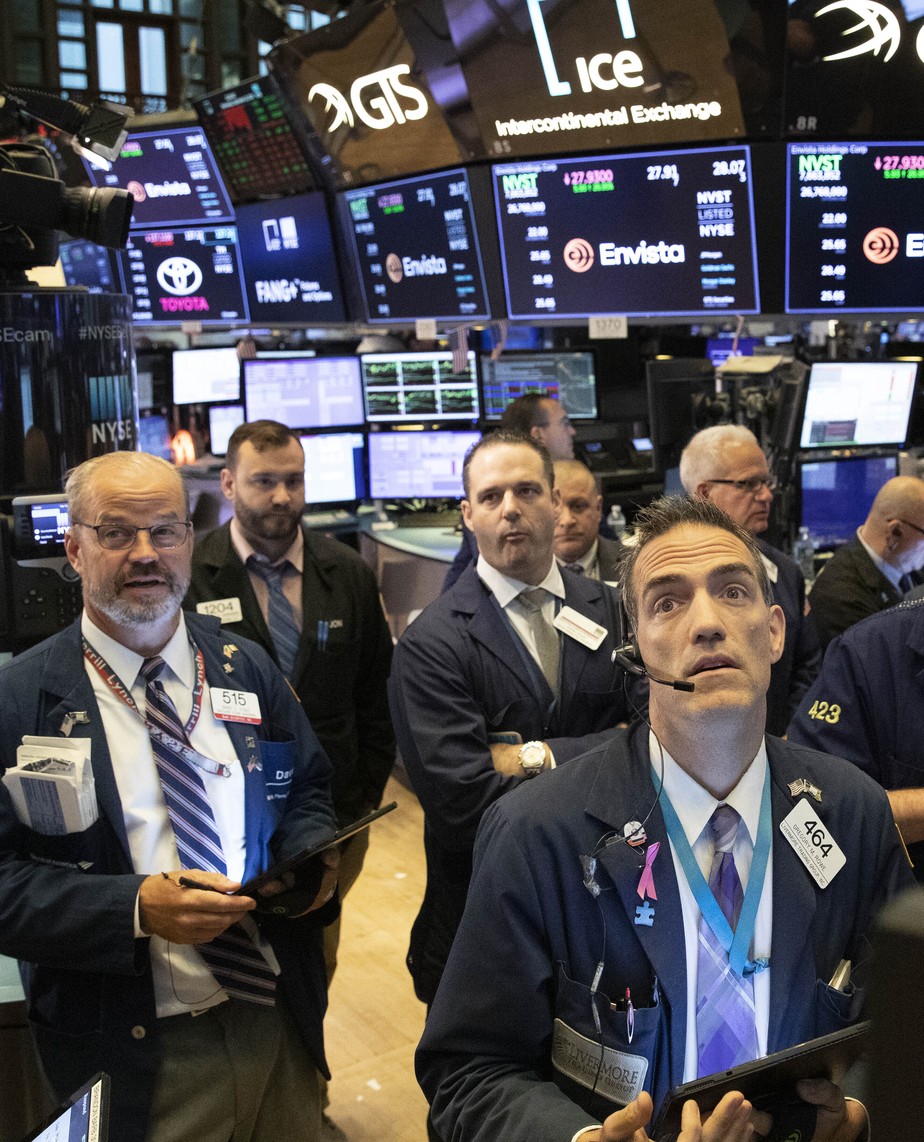Wall Street interrompe sequência de altas