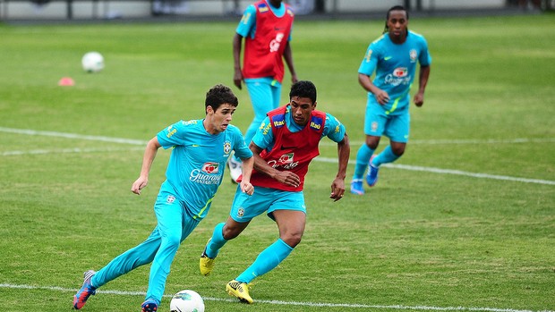 De volta a Cotia, Oscar nega mágoa e elogia o São Paulo por CT