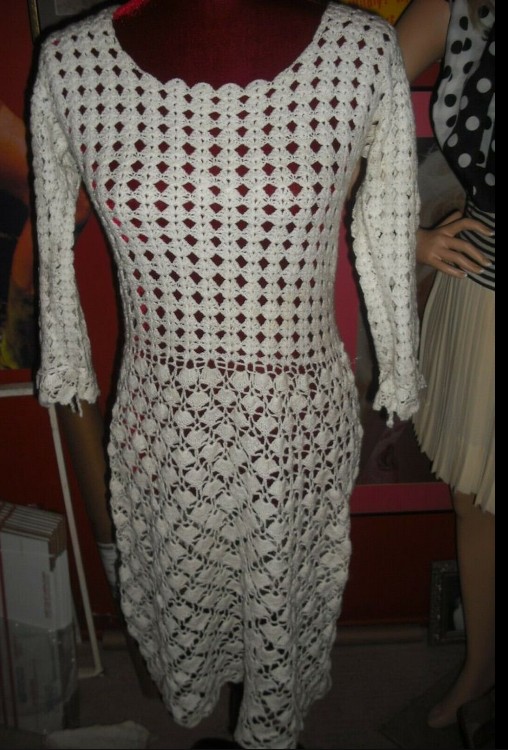 Vestido vendido como se fosse item pessoal de Sharon Tate - preço: US$ 812,50 (Foto: Ebay)