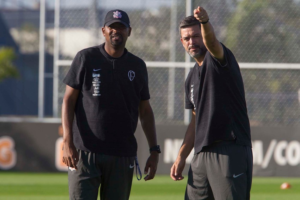 Corinthians demite mais quatro integrantes da comissão técnica; confira 