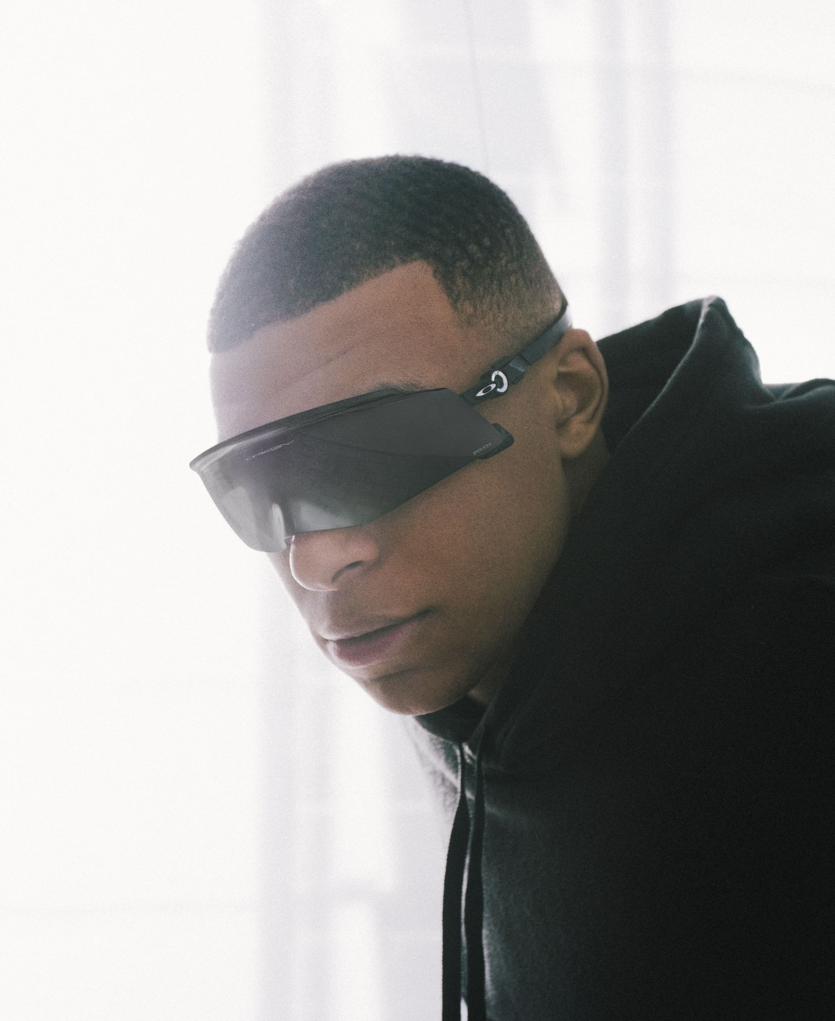 Oakley fecha com Mbappé e reforça papel social do atleta: 'Um grande ser  humano além do esporte' - GQ | GQ Esporte Clube