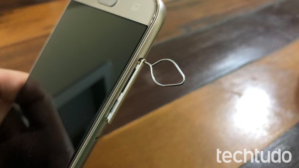 Como Colocar Cartão De Memória No Samsung J7