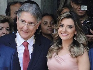 O governador de Minas Gerais, Fernando Pimentel, e a primeira-dama Carolina Oliveira Pimentel (Foto:  Pedro Ângelo/G1)