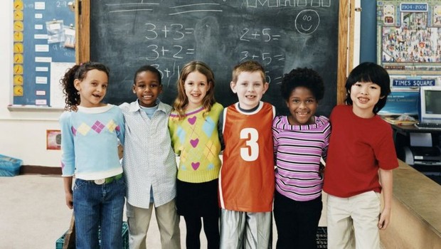 Uma das propostas é que as crianças sejam mais ativas durante o horário de aula (Foto: GETTY IMAGES via BBC NEWS)